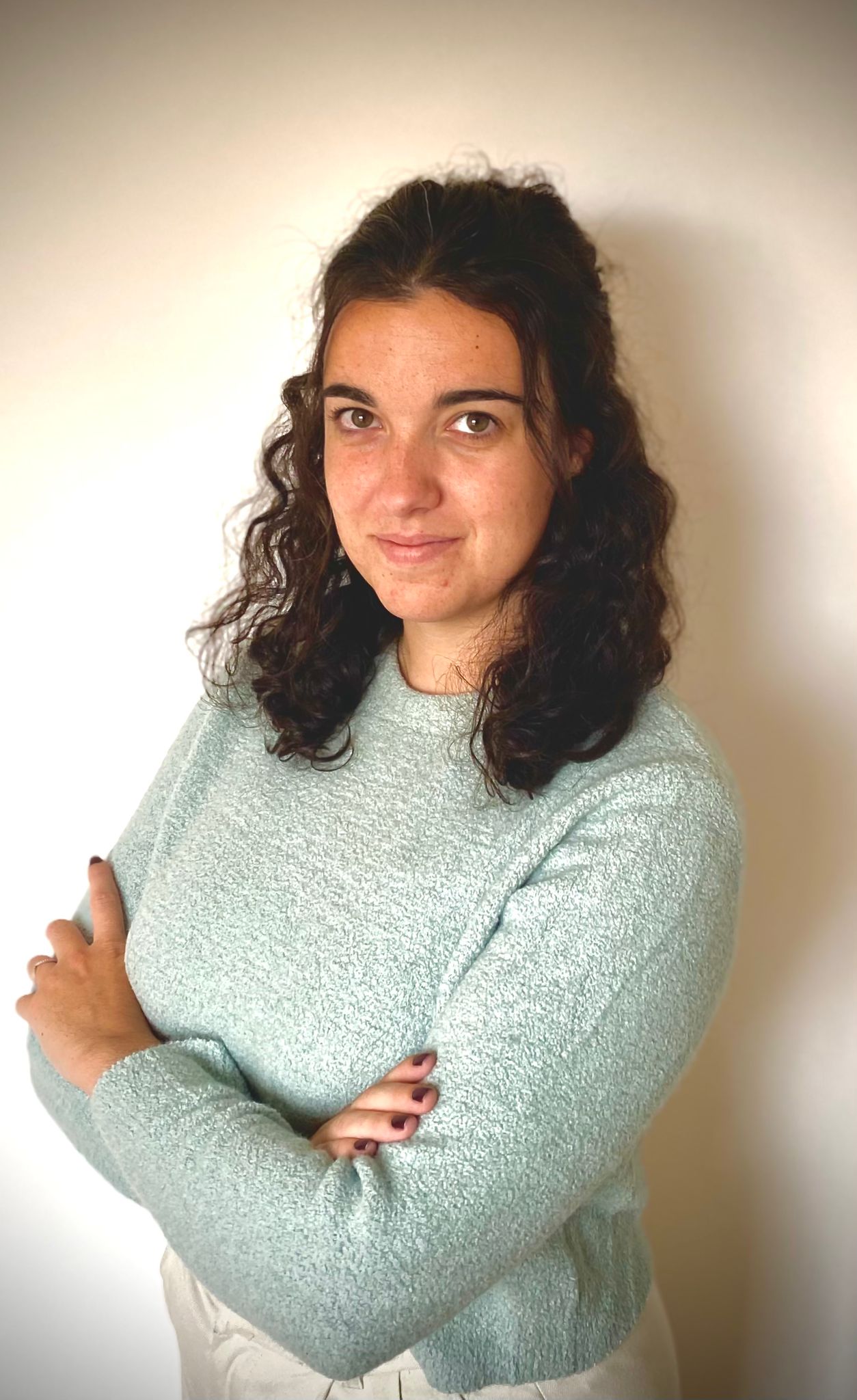 Retrato de Isabel Gallardo Casado, psicóloga general sanitaria de Avanza Psicoeducación